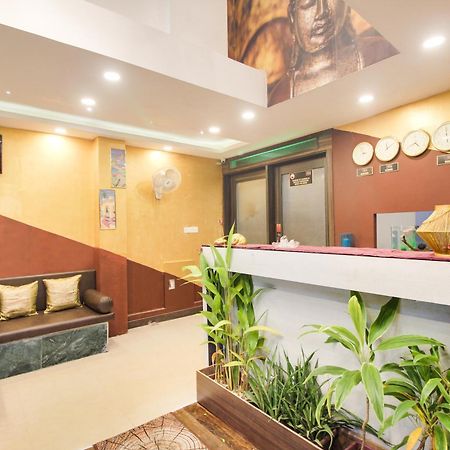 Candolim Sands Hotel Bagian luar foto