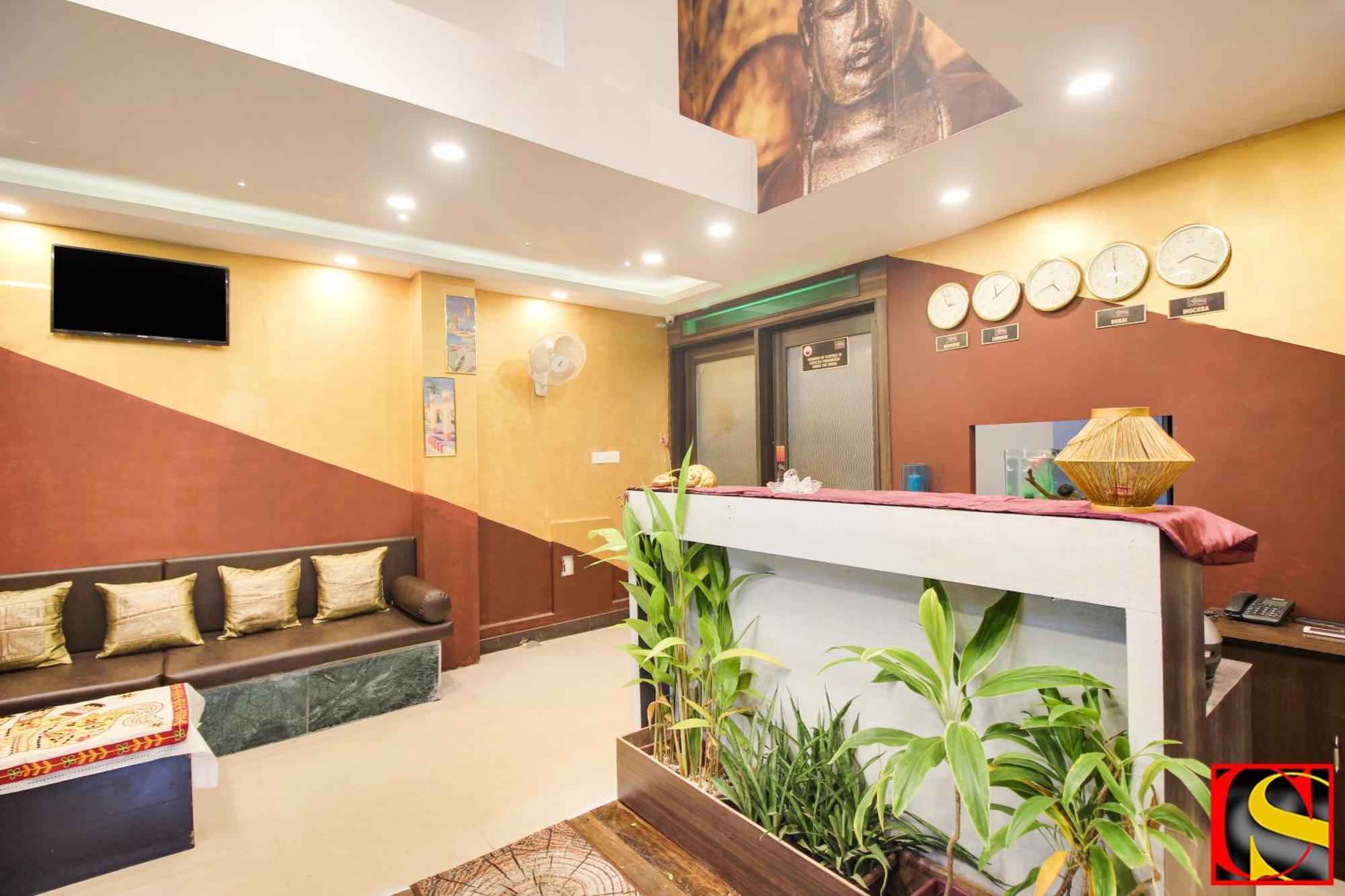 Candolim Sands Hotel Bagian luar foto
