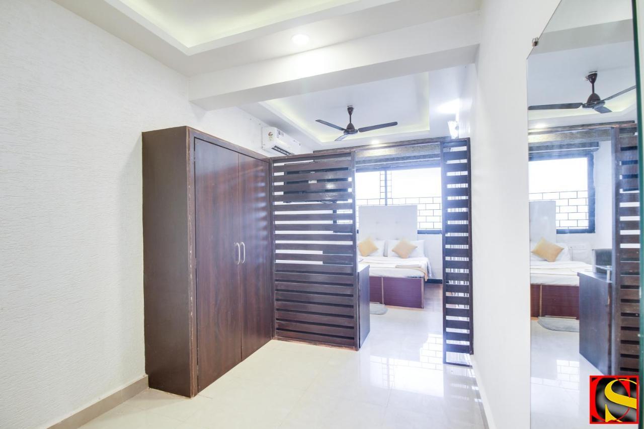 Candolim Sands Hotel Bagian luar foto