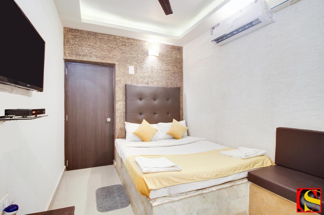 Candolim Sands Hotel Bagian luar foto