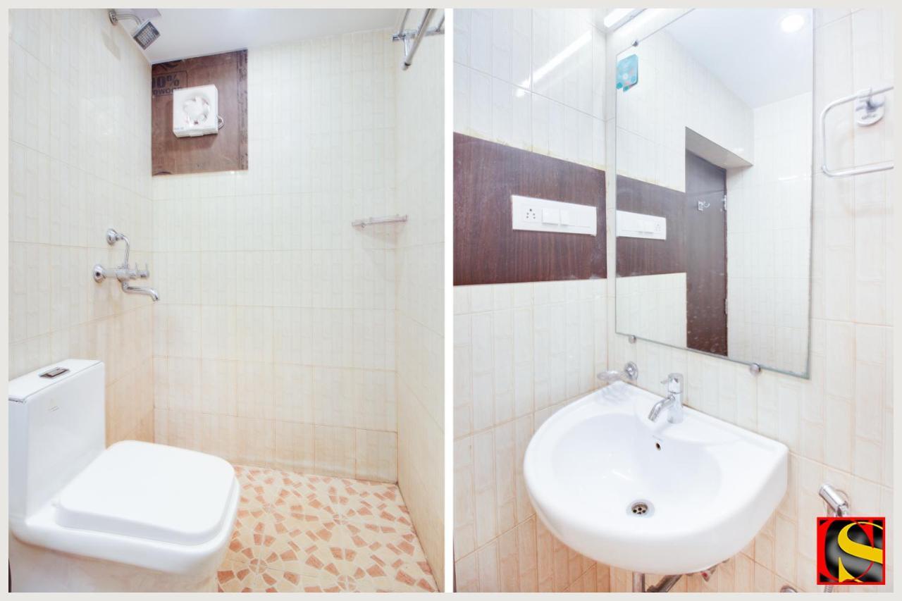 Candolim Sands Hotel Bagian luar foto