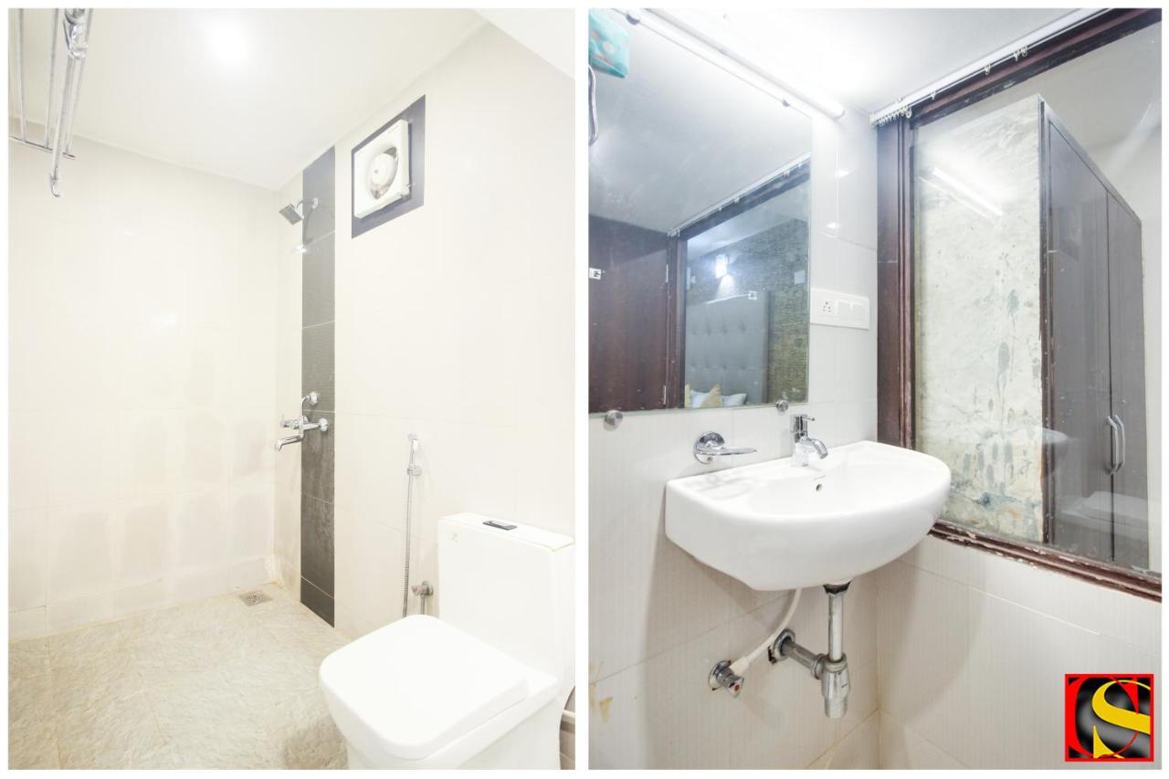 Candolim Sands Hotel Bagian luar foto